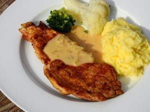 Chicken with mashed potatoes