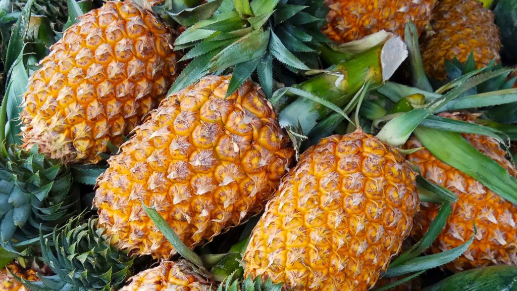 Früchte in Thailand: Ananas