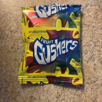 Gushers Strawberry Splash and Tropical Flavored 6 Count - 0016000147331