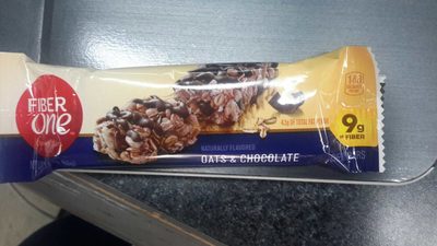 Fiber One Oats and Chocolate Chewy Bar - 0016000504622