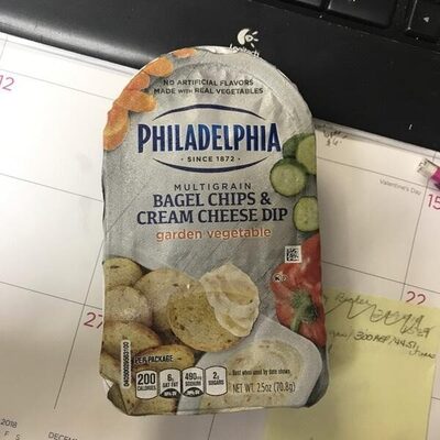 Bagel chips and cream cheese dip - 0021000062355