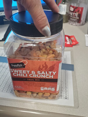 Sweet & salty chili crunch trail mix - 0021130294206