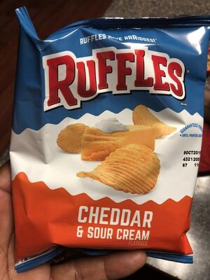 Ruffles Cheddar & Sour Cream Potato Chips 1.00 Ounce Plastic Bag - 0028400090179