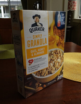 Quaker Simply Granola Oats/Honey/Almond Cereal 28 Ounce Paper Box - 0030000067000