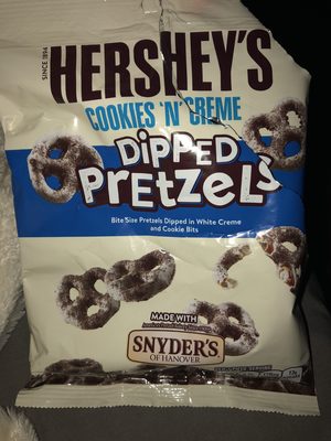 Hershey Cookie N Cream Dipped Pretzels - 0034000214624