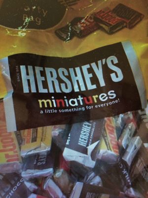 Hershey's Miniatures Assortment Party Bag - 0034000215492