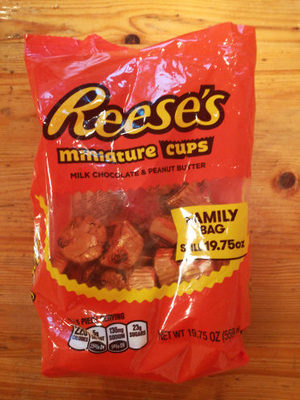 Milk chocolate miniature peanut butter cups - 0034000445899