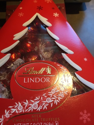 Lindt, lindor, milk chocolate truffles - 0037466015149