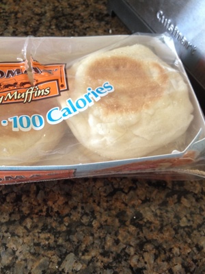 Thomas Hearty English Muffins - 0048121184711