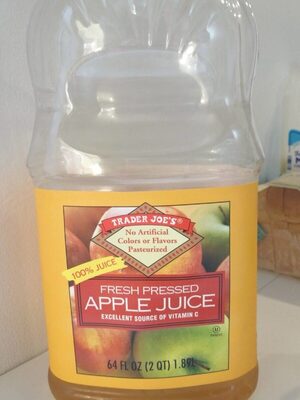 Fresh presses apple juice - 00884631