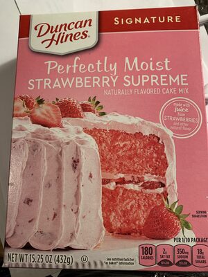 Strawberry supreme deliciously moist cake mix - 0644209411856