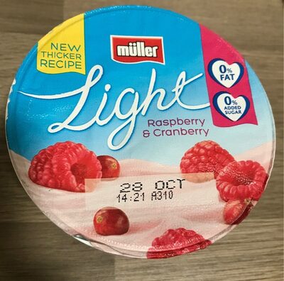 Muller light raspberry and cranberry yoghurt - 4025500243548