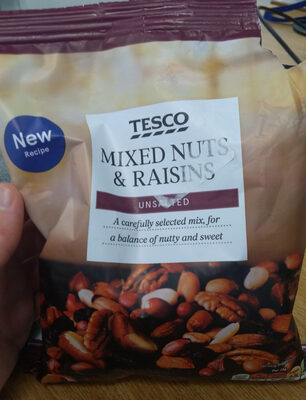 Tesco Unsalted Mixed Nuts And Raisins 500G - 5000436872542