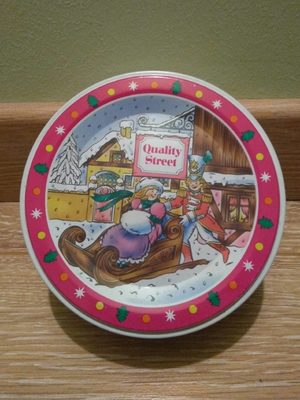 Quality street chocolates & toffes - 50251032