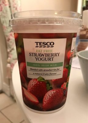 Fat free strawberry yogurt - 5052910292803