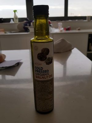 Cold pressed organic walnut oil - 5060096250173
