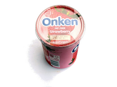 Onken fat free strawberry yogurt - 7610900037421