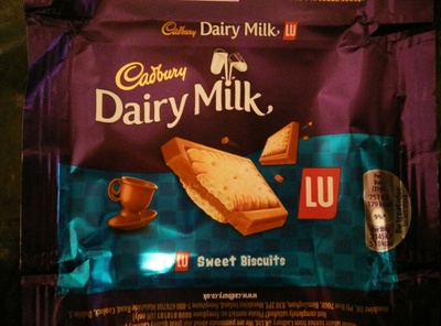 Cadbury dairy milk chocolate bar lu sweet biscuits - 7622210179418
