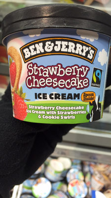 Strawberry Cheesecake ICE CREAM - 8722700213031
