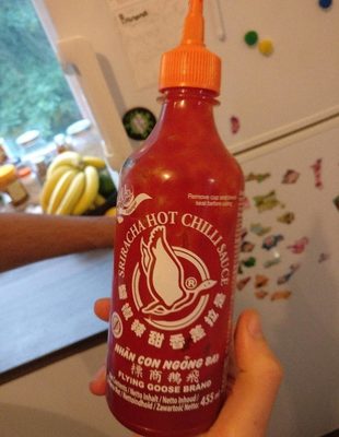 SRIRACHA HOT CHILLI SAUCE - 8853662056203