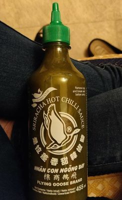 Sriracha hot chili sauce - 8853662056982