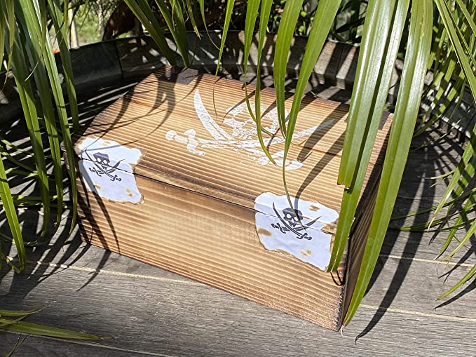 Captain Crook Skull & Swords Gift Box - 716053389794