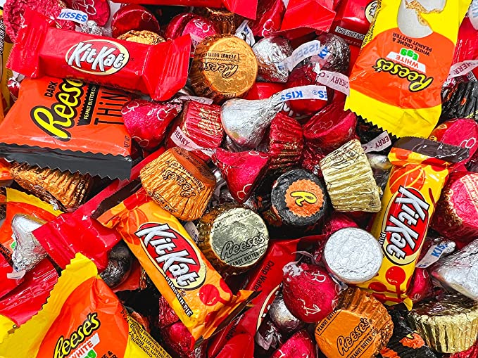 LaetaFood Halloween Chocolate Candy Bar Assortment HERSHEY'S KISSES, KITKAT, REESE'S THiNS Peanut Butter Cups (2 Pound Bag) - 810016543961